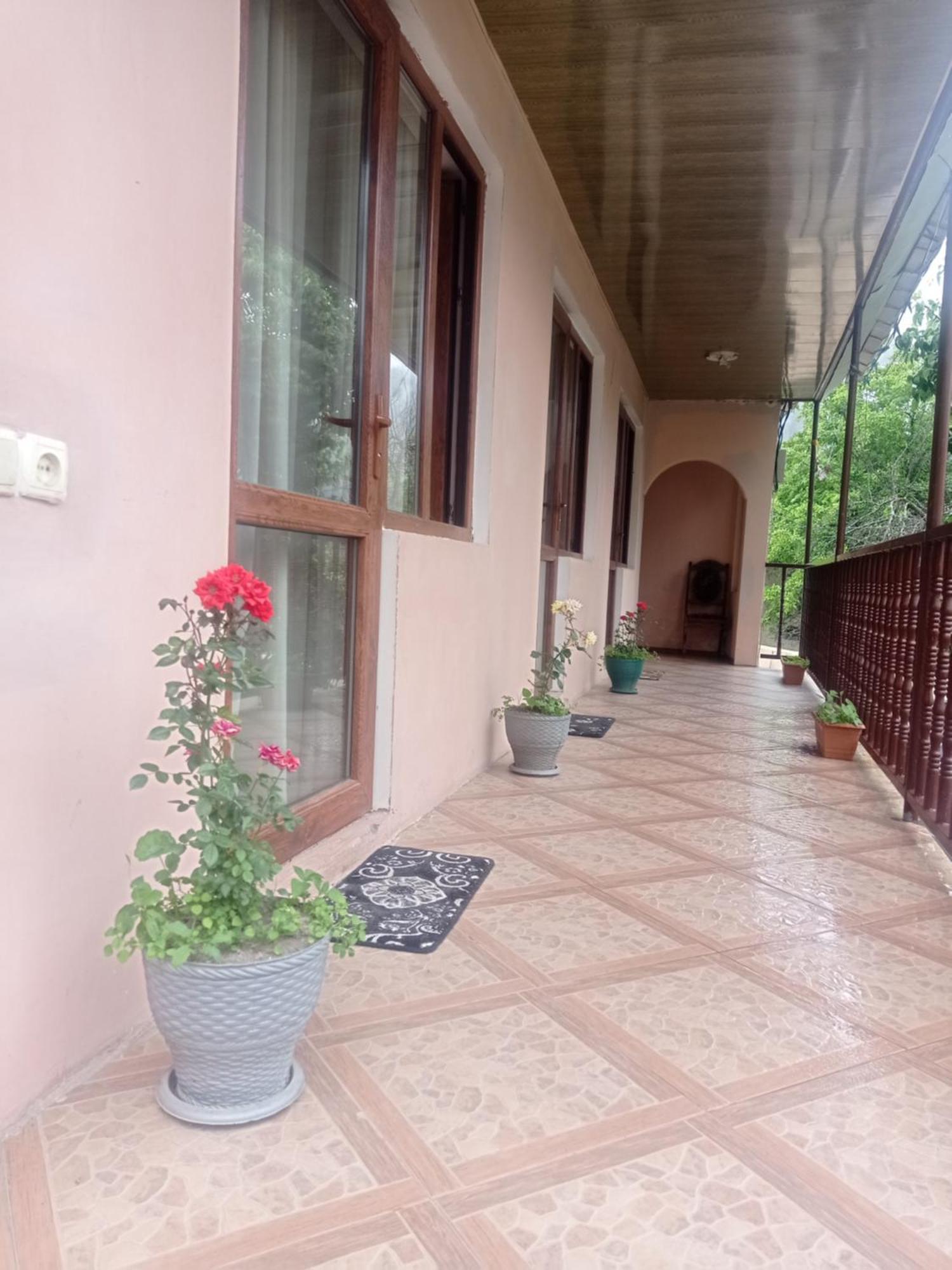 Sunny Hotel Mestia Exterior foto